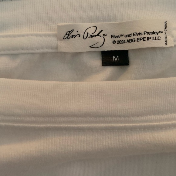 Elvis White and Black Short Sleeve Tee with Graphic Design Size Med - Picture 2 of 3